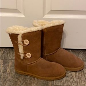 Brown fur boots